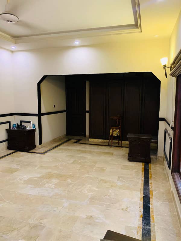 1000yard Bungalow For Rent main khy e Shahbaz Sha 33