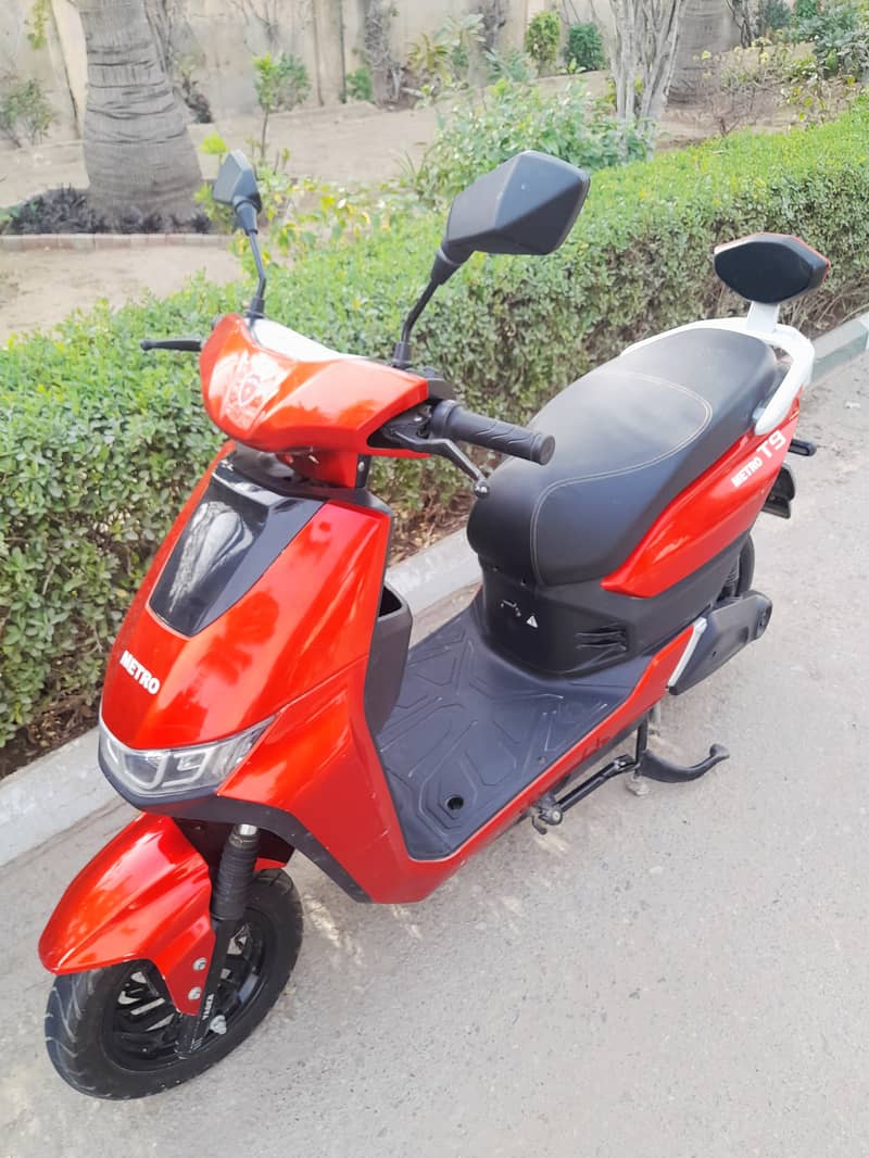 Metro T9 Scooty (Excellent Condition) 1