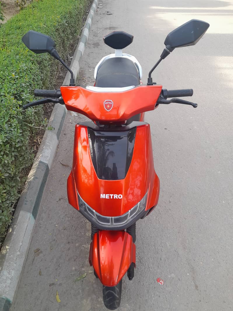 Metro T9 Scooty (Excellent Condition) 2