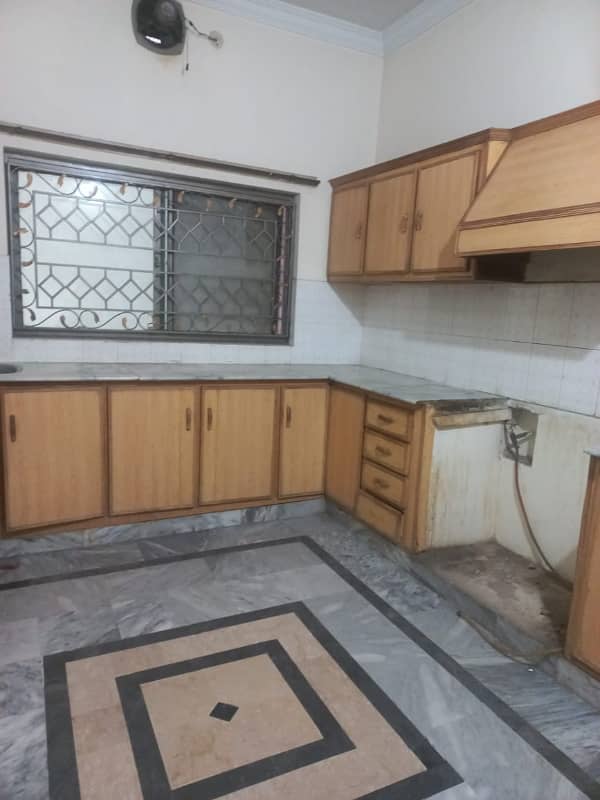 Beautiful Upper portion for rent G11 Islamabad 5