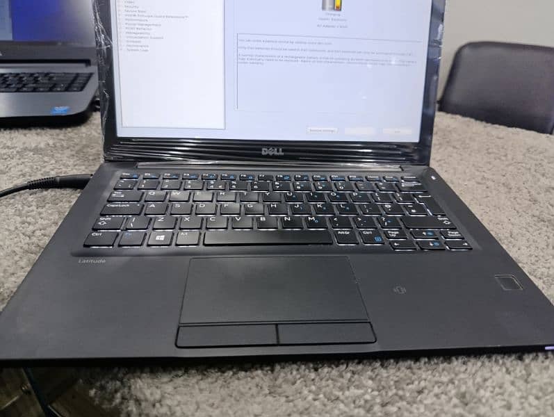 Dell 7280 i7 7th gen + 1080p HD display 0