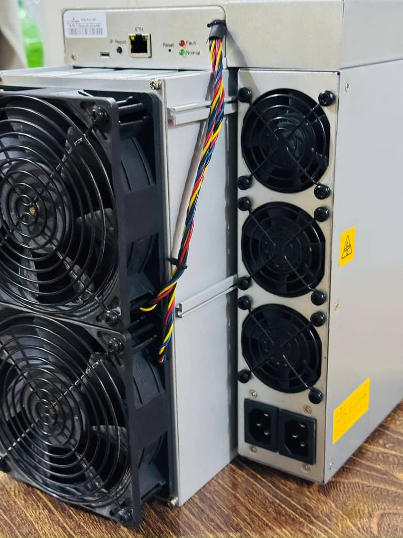 Bitmain Antminer S19k Pro 140th 4