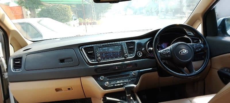 KIA GRAND CARNIVAL 2019 4