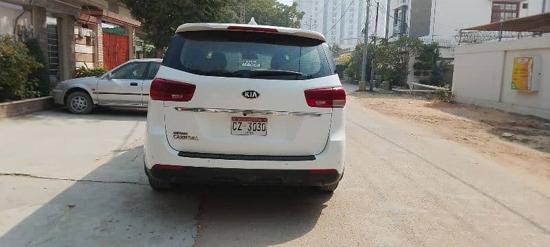 KIA GRAND CARNIVAL 2019 13