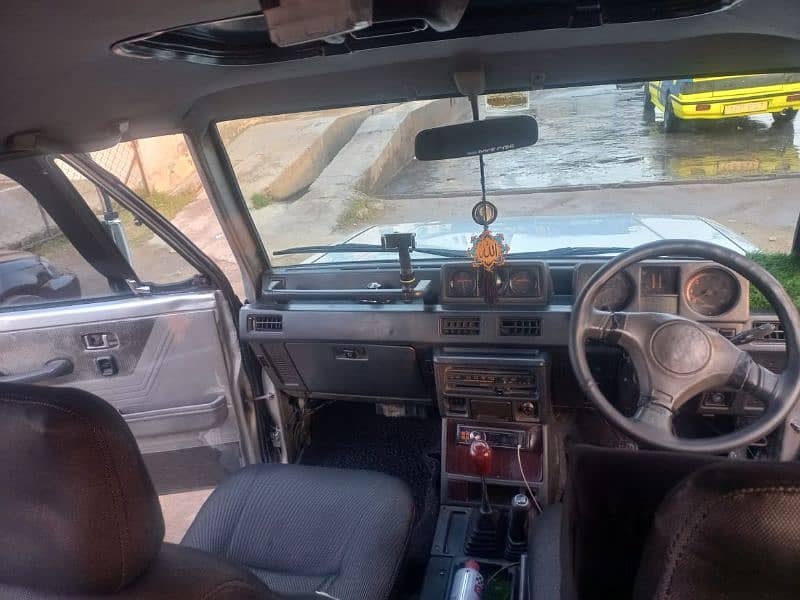 Mitsubishi Pajero 1987 5