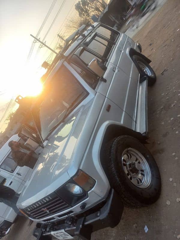 Mitsubishi Pajero 1987 6