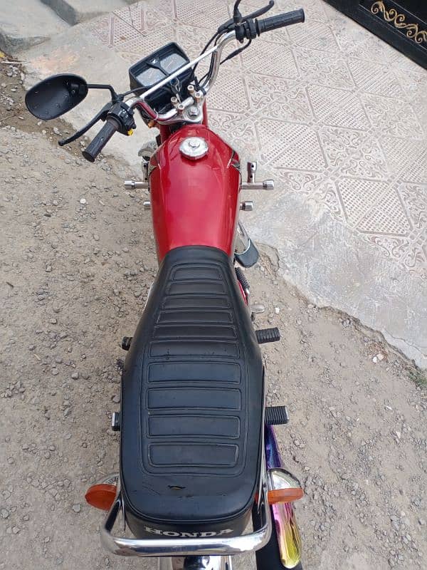 Honda 125 red colour 5