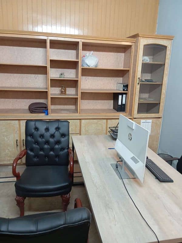 950sqft office available for rent 1