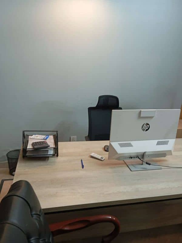 950sqft office available for rent 2