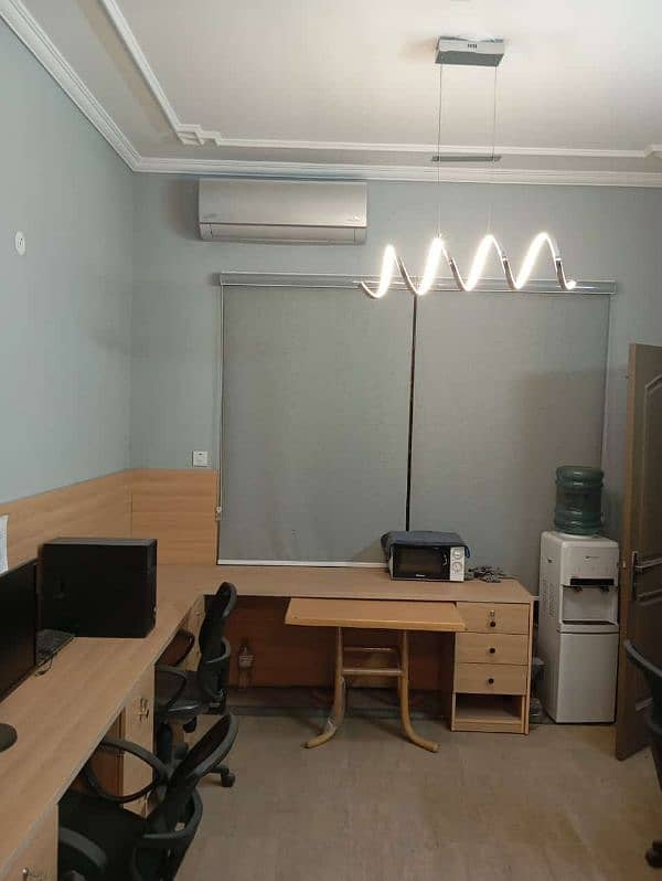 950sqft office available for rent 3