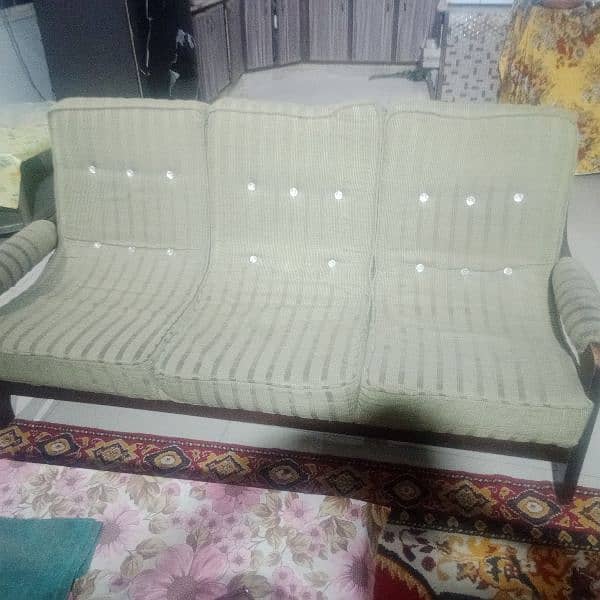 5 seater sofa v good condition 2