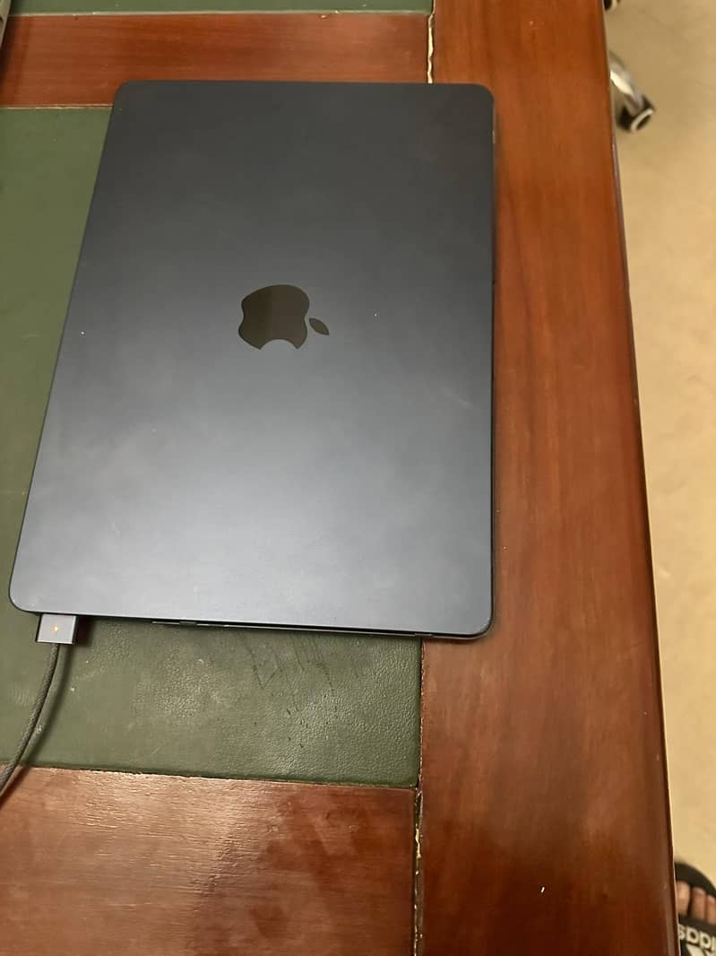 Apple Macbook Air M2 8/256 13" Midnight 1