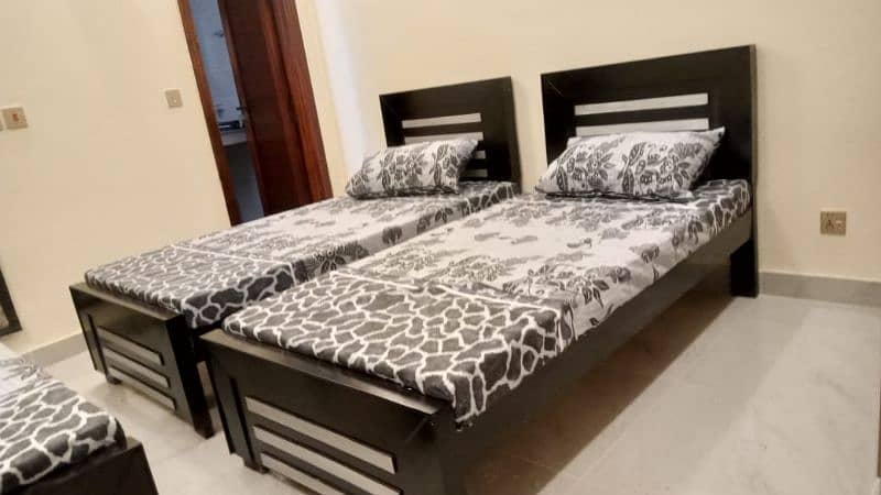 single bed home and hostel size available in cheap price 1