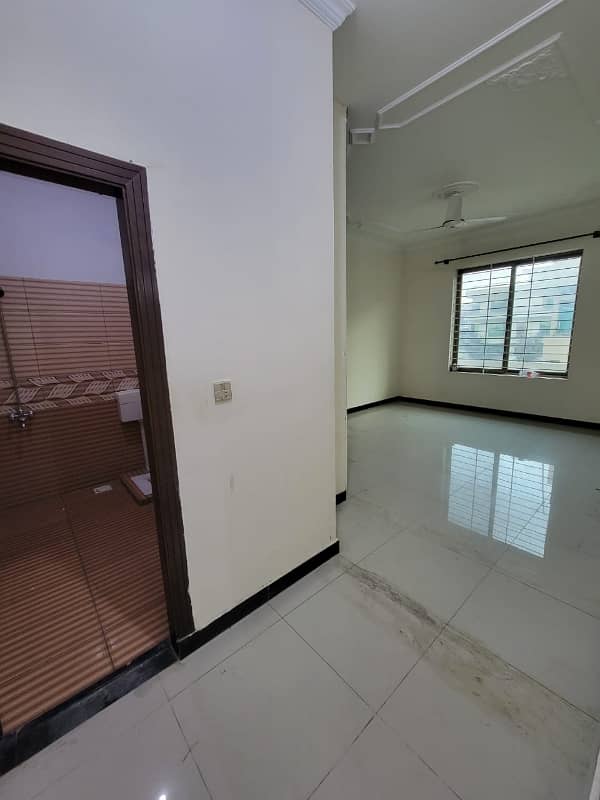 Tile Floor 12 Marla Portion Available For Rent 3