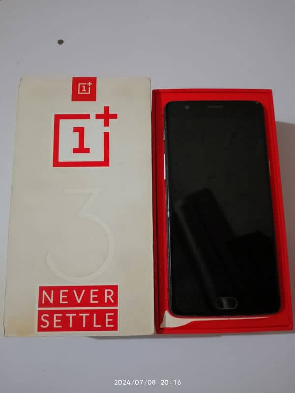 OnePlus 3T 6/64GB with Box and Charger 6