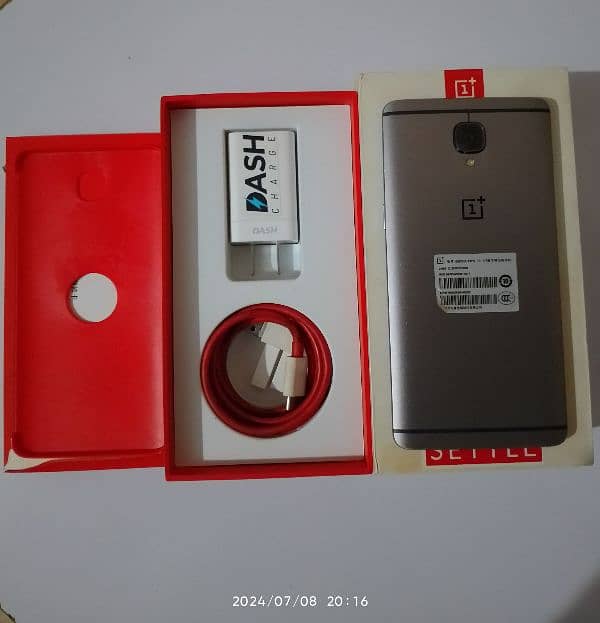 OnePlus 3T 6/64GB with Box and Charger 7