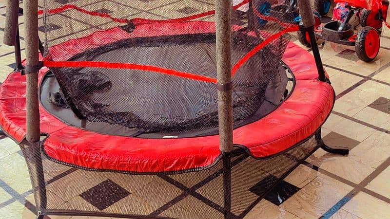 urgent sale trampoline 1