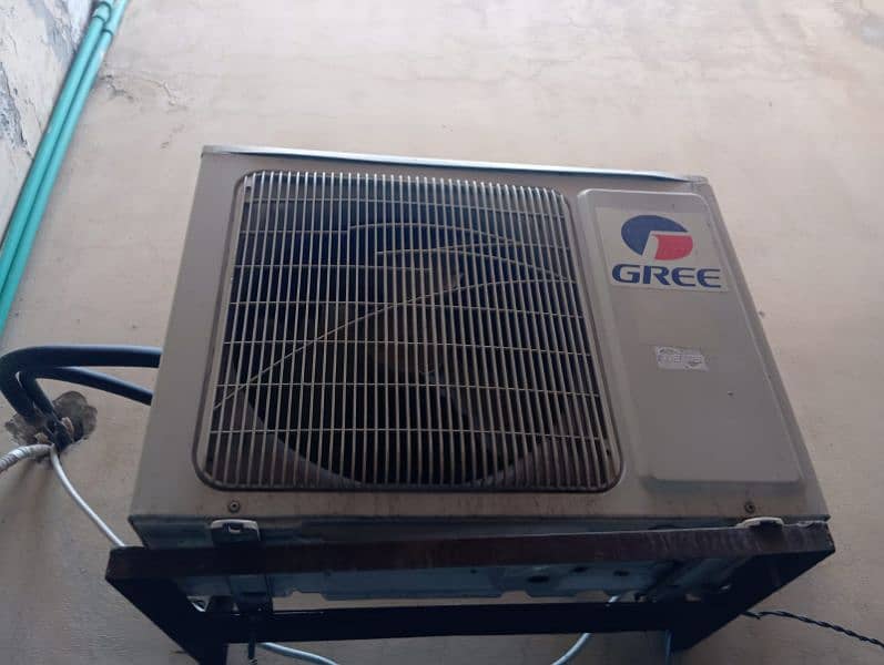 Gree 1.5 ton DC inverter 1