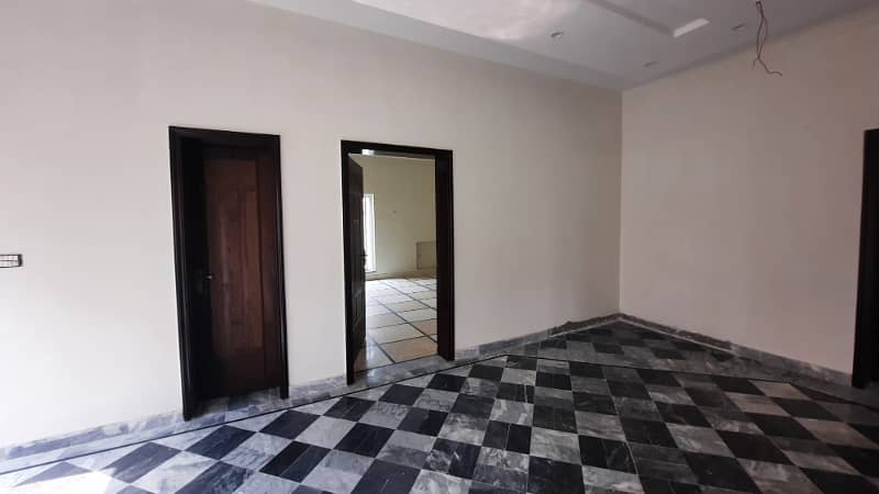 1 KANAL LOWER PORTION FOR RENT SEPRATE GATE IN DHA PHASE 3 7