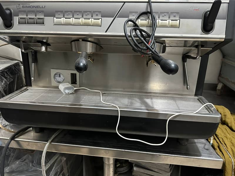 Coffee Machine Nuova Simonelli Appia V Espresso Machine /For Sale 0