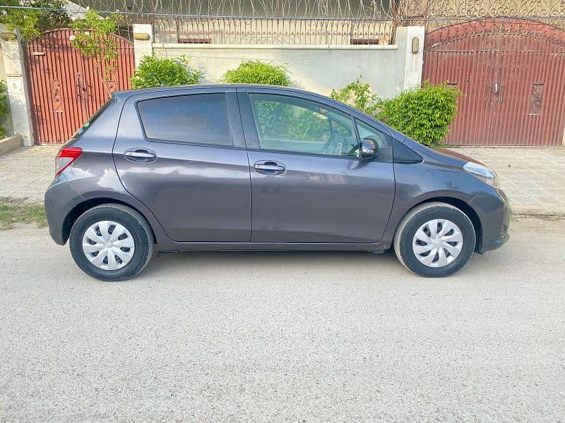 Toyota Vitz 2014 3