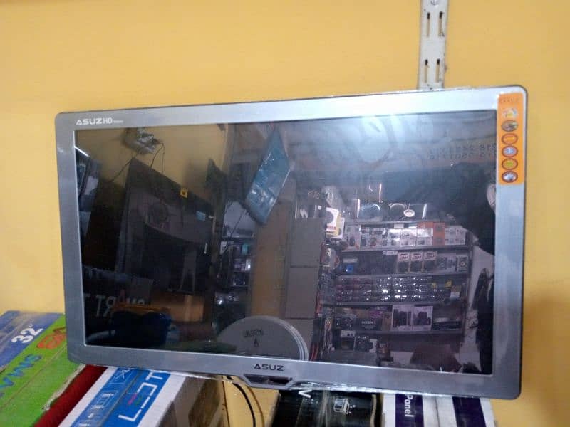 24 inch smart WiFi LED TV 1