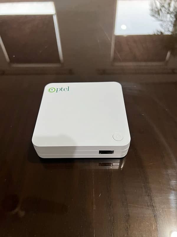 PTCL Smart TV BOX with Remote 1