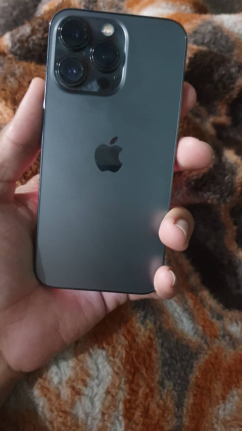 Apple iPhone 13 Pro 1