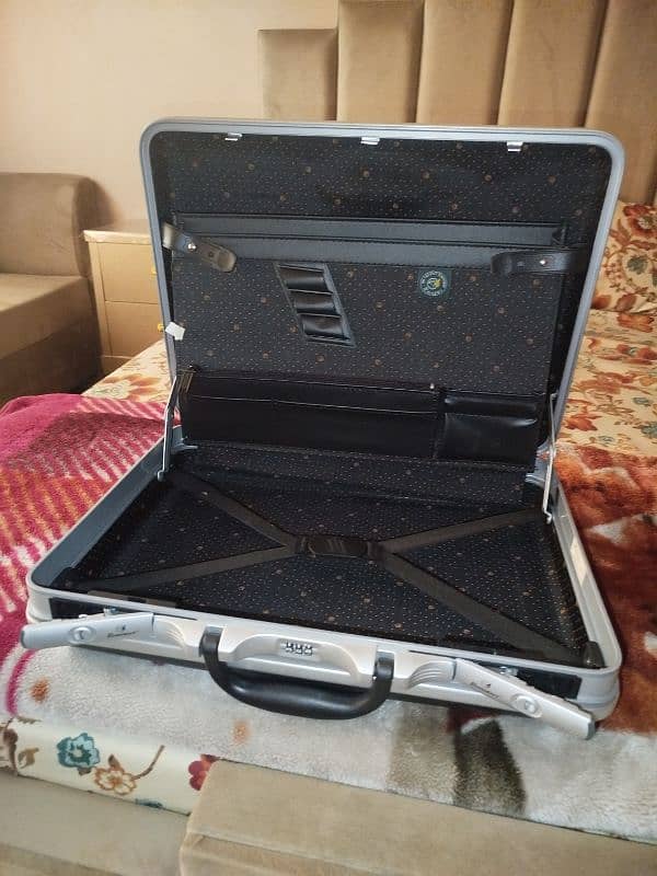 2 briefcase in good condition 1