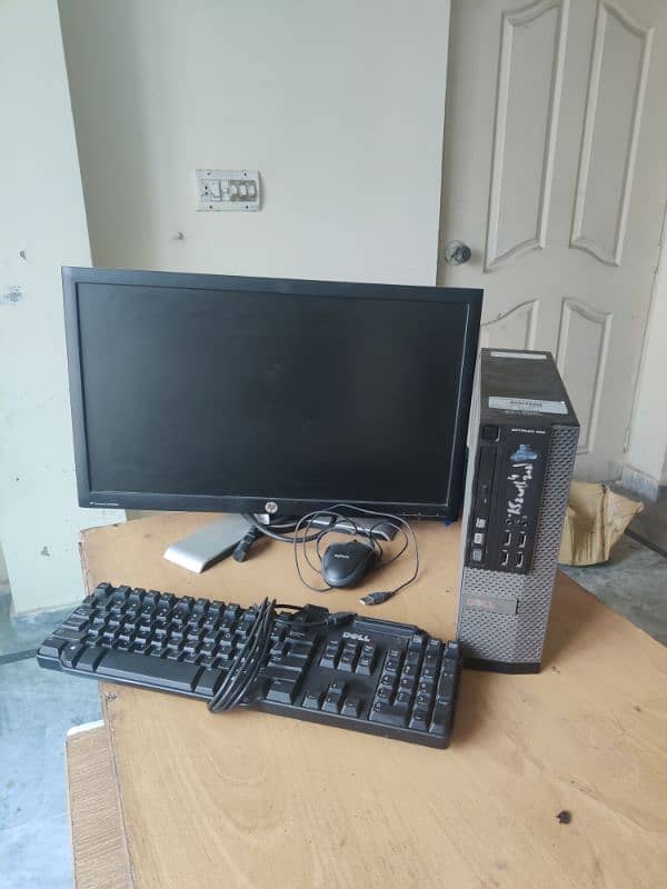 complete setup Dell CPU, Ho 24 inc LCD with keyboard and mouse 2