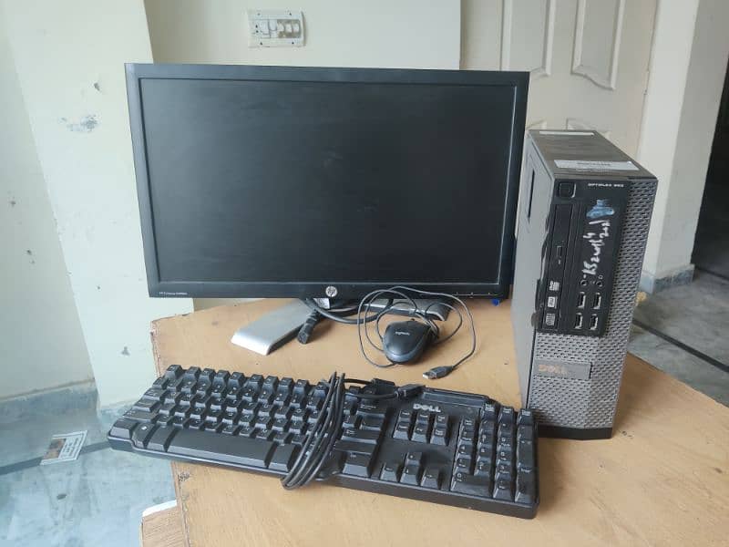 complete setup Dell CPU, Ho 24 inc LCD with keyboard and mouse 4