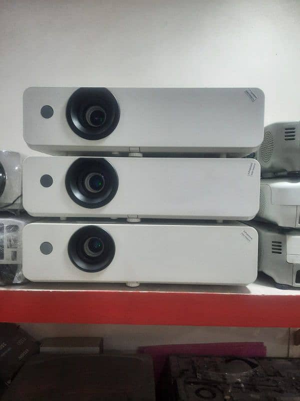 Panasonic PT LW 373 Projectors available 0