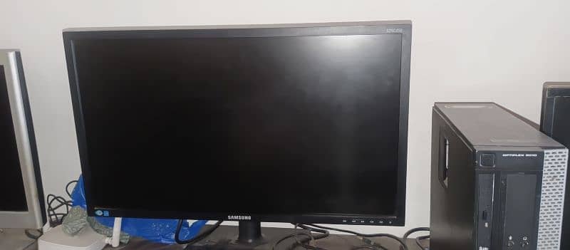 Samsung 24 inche lcd 4