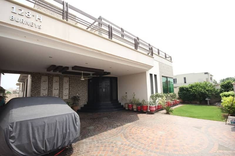 1 Kanal Beautifully Designed Modern House Upper Portion For Rent In DHA Phase 8 Ex Park View Price Negotiable 3