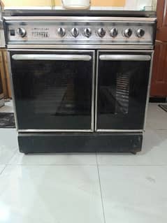 Oven with 5 stoves