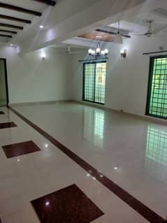 4 Bed Beautiful Apartment Available for Sale in Askari 10 Lahore