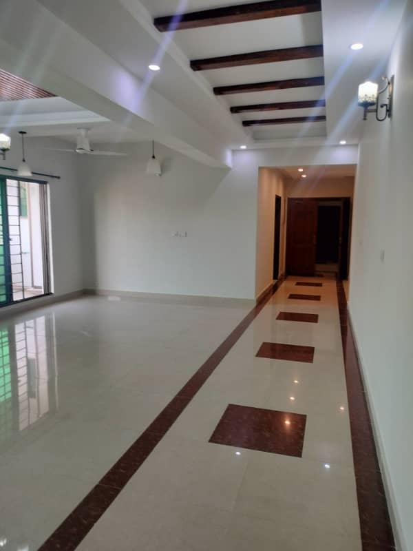 4 Bed Beautiful Apartment Available for Sale in Askari 10 Lahore 20