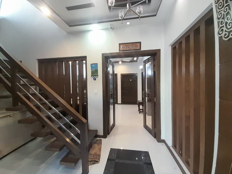 10 Marla Beautiful House Available For Rent In DHA Good Option Beautiful Location 2