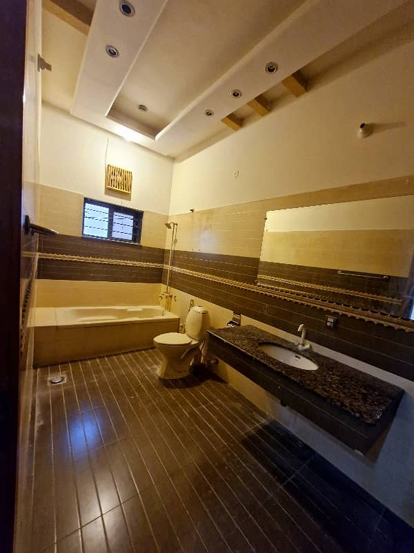 1 Kanal Upper Portion Available For Rent In DHA 10