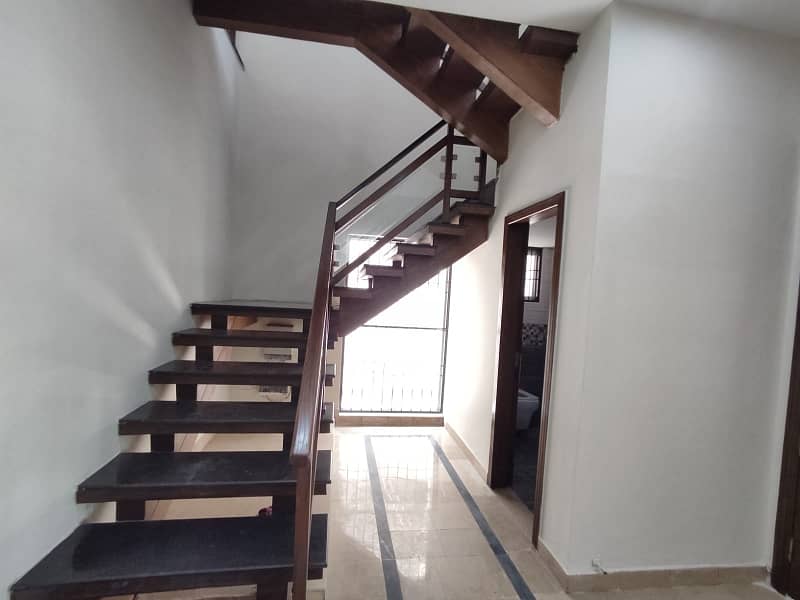 1 Kanal Beautiful House Facing Park Available For Rent In DHA 2