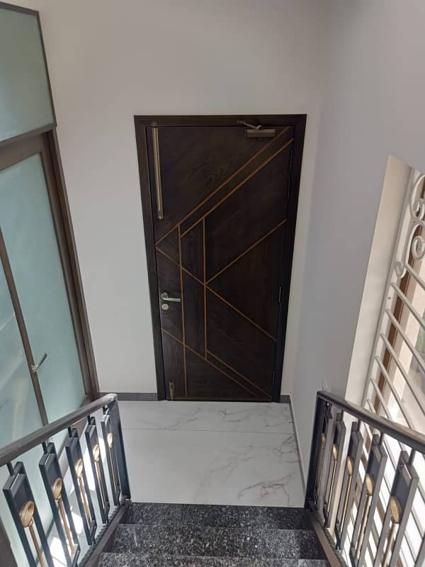 1 Kanal Beautiful House Facing Park Available For Rent In DHA 26