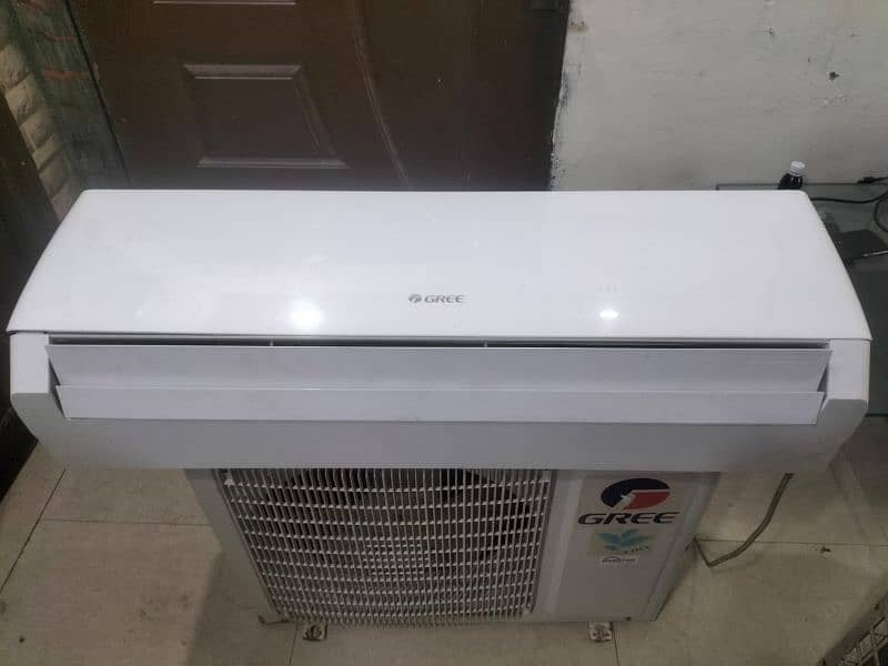 Gree Inverter A. C puller model Rs. 1,28,000 1