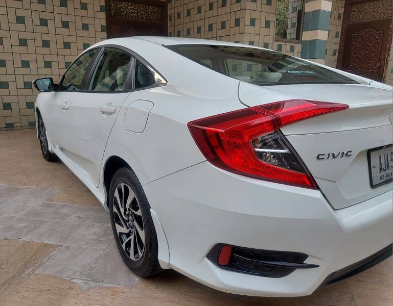 Honda Civic Oriel 2018 4