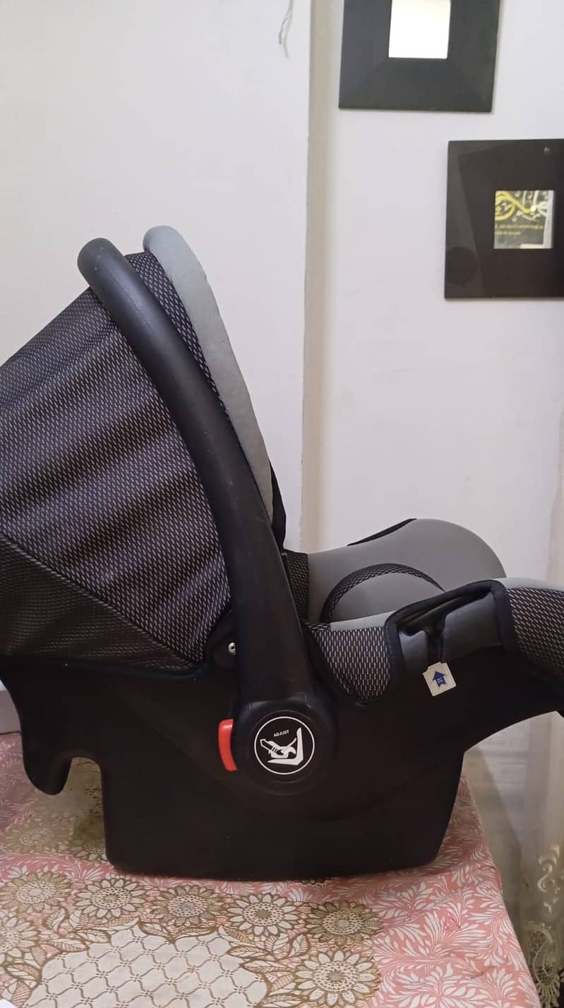 Baby Car Seat with Air Bag New Like 3