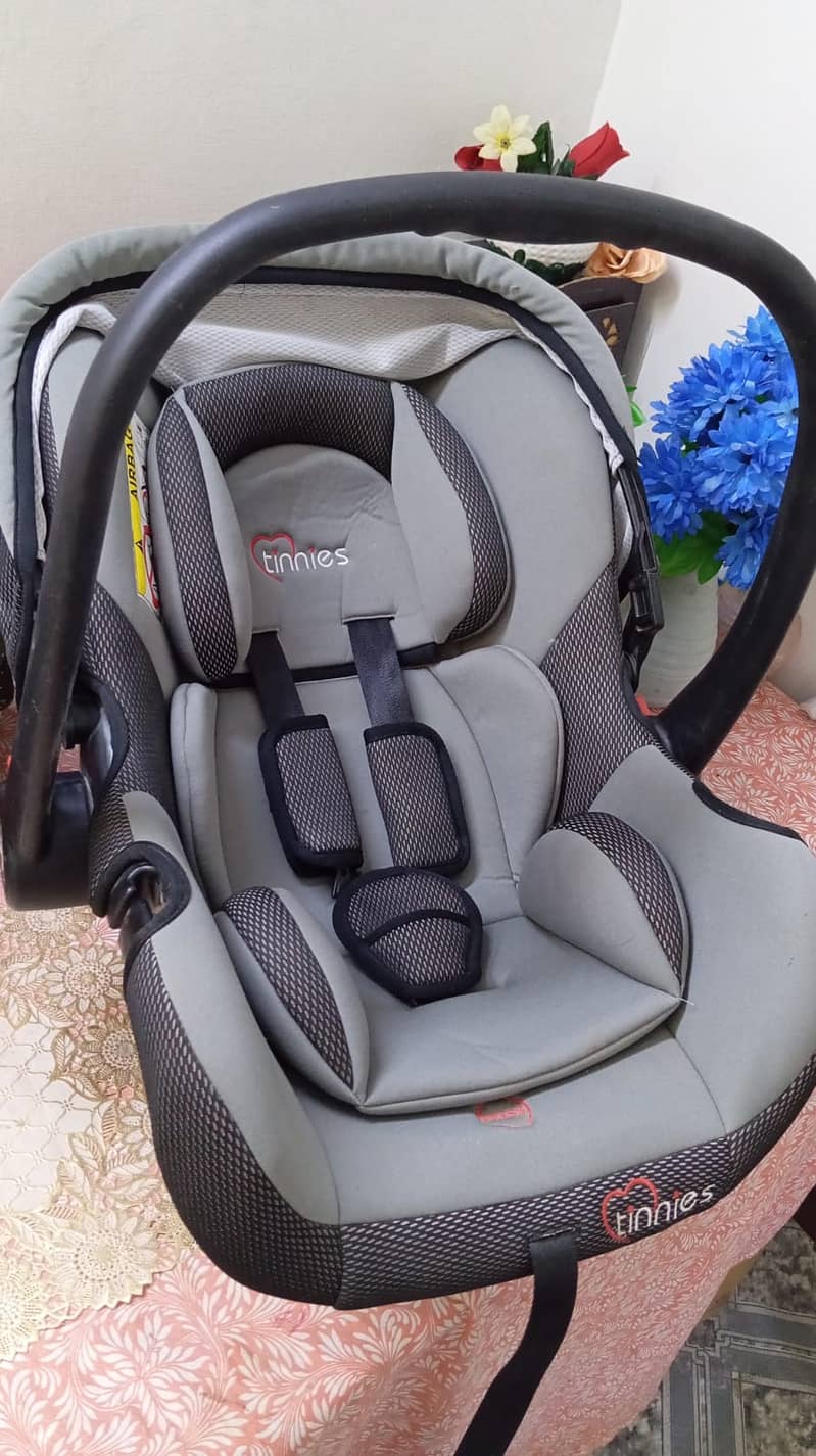 Baby Car Seat with Air Bag New Like 5