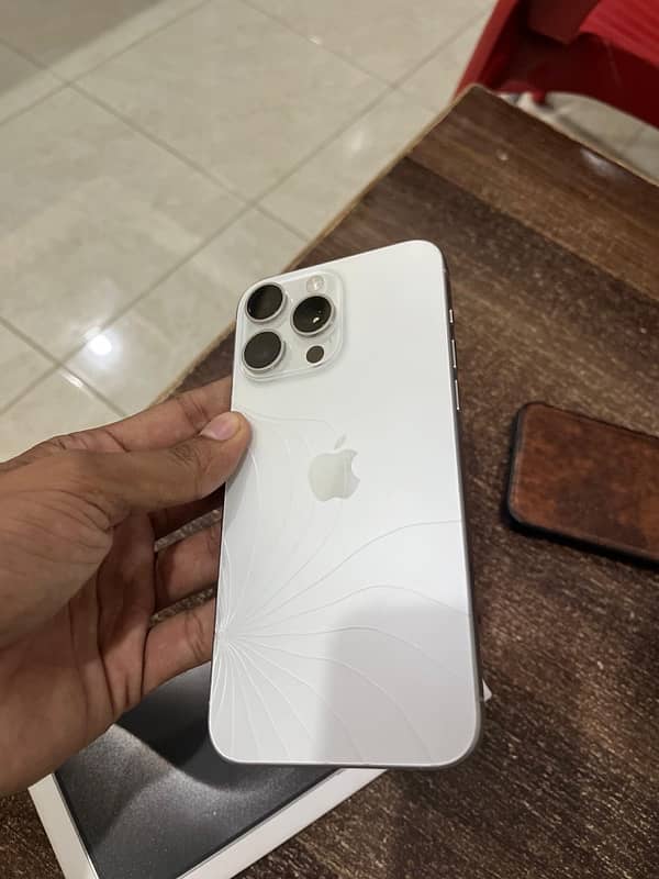 Iphone 15 Pro Max Non Pta JV ( Back ) condition 9/10 5