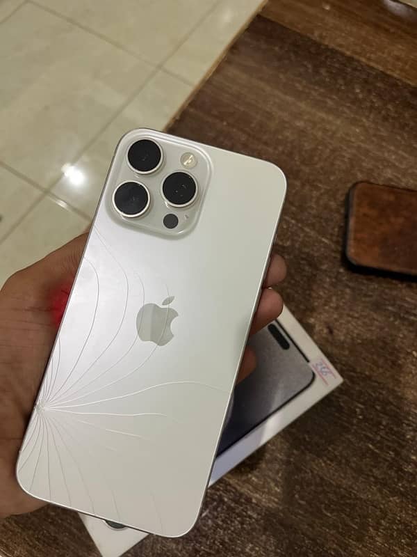 Iphone 15 Pro Max Non Pta JV ( Back ) condition 9/10 6