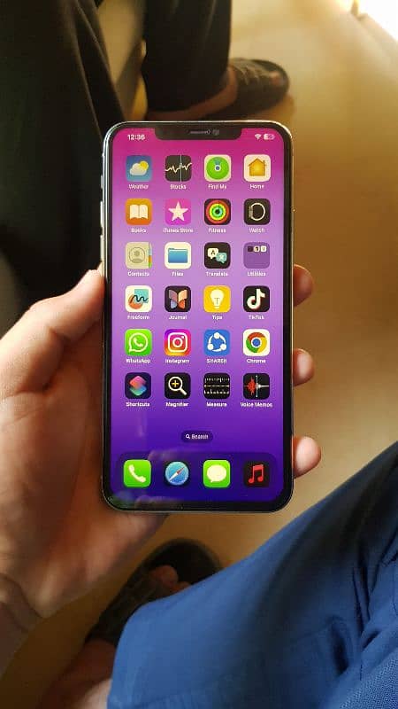 iPhone 11 pro max jv 10/9 64gb 5