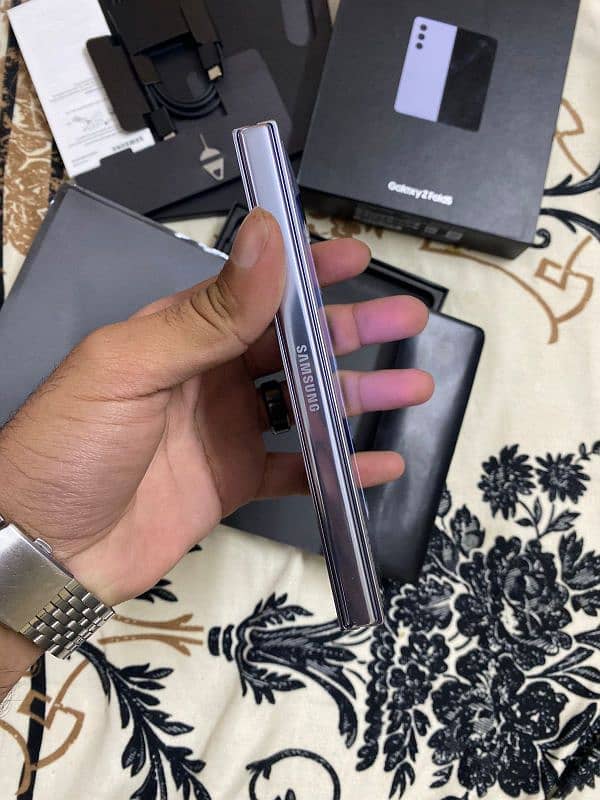 Samsung Z Fold 5 Pin pack Condition 12/256 3