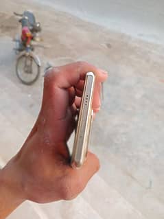 infinix zero 30 10/ 9.5 condition